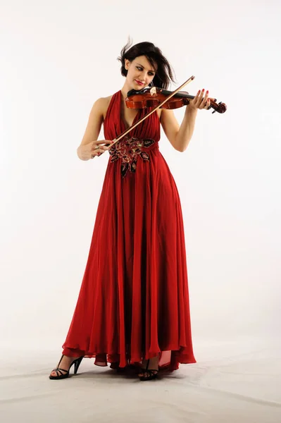 Jovem Bela Mulher Vestido Vermelho Com Violino — Fotografia de Stock