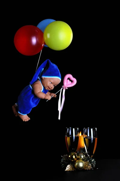 Leuke Zwarte Baby Jongen Pop Een Blauwe Jurk Vliegen Met — Stockfoto