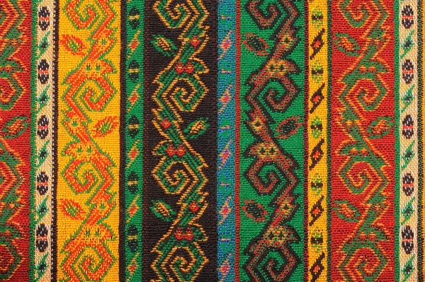 色糸で手作業で織られたトルコのモチーフラグ — ストック写真