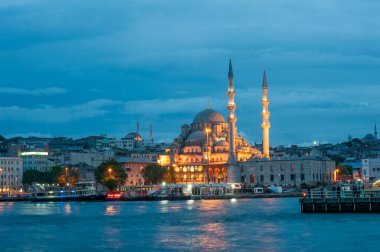 İstanbul 'da akşam Yeni Cami (Yeni Cami)