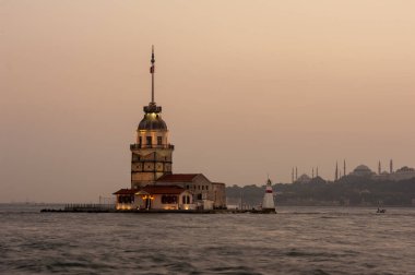İstanbul, kızlık kulesinin hindi manzarası.,