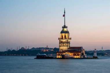 İstanbul 'da Bakire Kulesi manzarası