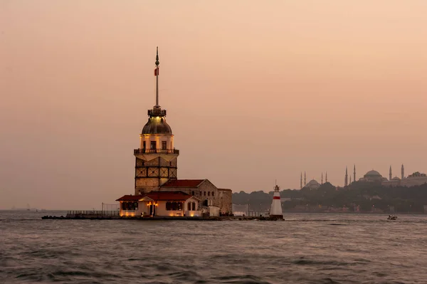 Istanbul Vista Del Pavo Torre Doncella Por Noche — Foto de Stock