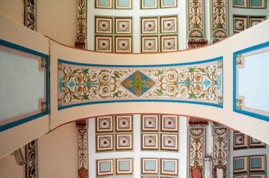 Osmanlı döneminden kalma tarihi Haydarpaa İstasyonu 'nun tavan süslemeleri