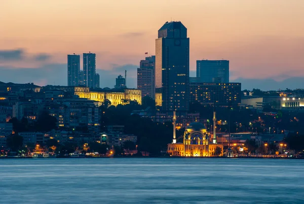Вечірній Краєвид Міста Істанбул Тлі Хмарного Неба — стокове фото