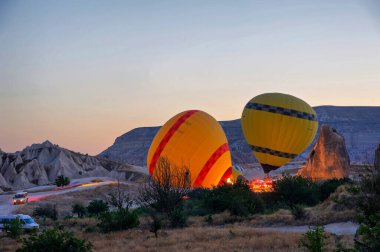 Türkiye 'de kapadokya Gökyüzünde olağanüstü sıcak hava balonları