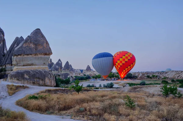 Capadócia Turquia Com Extraordinários Balões Quente Céu — Fotografia de Stock