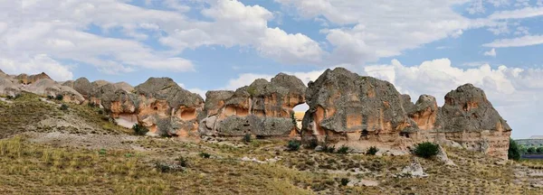 カッパドキアの大規模なパノラマビュー 異常な美しさの自然の地質学的形成 トルコの有名な観光地 — ストック写真
