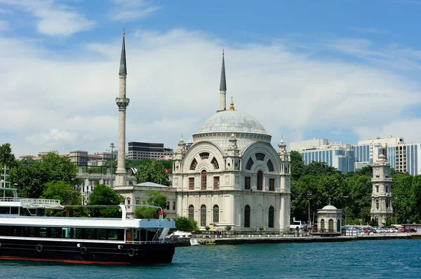 Τζαμί Dolmabahce Είναι Ένα Κτίριο Που Ξεκίνησε Από Τον Bezmialem — Φωτογραφία Αρχείου