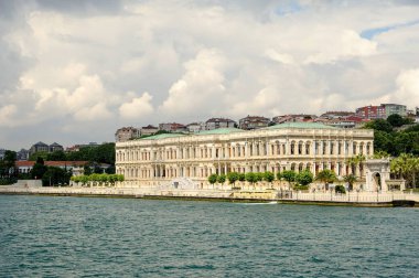 Boğaz 'dan Ciragan Sarayı' na doğru panaromik görüş.