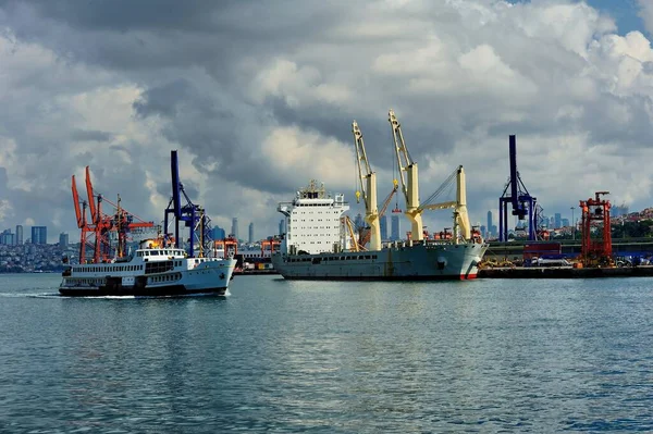 Konténerterminál Isztambulban Törökországban Haydarpasha Kikötőben Ipari Táj Darukkal Hajókkal — Stock Fotó