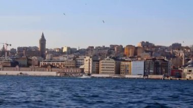 İstanbul 'da Beşiktaş' tan 2016 'da Karaköy' e kadar GalataTower ile İstanbul Boğazı kıyıları.