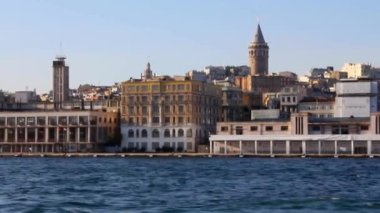 İstanbul 'da Beşiktaş' tan 2016 'da Karaköy' e kadar GalataTower ile İstanbul Boğazı kıyıları.