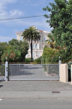 Fransa. Aziz Raphael. 24 Ağustos 2024. Ev. .