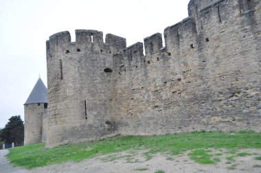 Eski kalenin manzarası. Eski duvarlar .