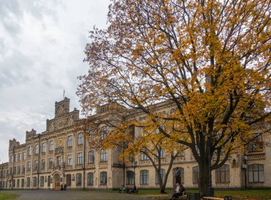 Kiev, Ukrayna. 25 Ekim 2022. Sonbaharda KPI binası