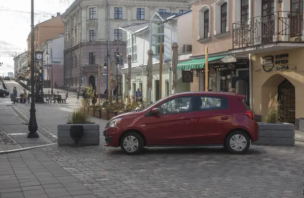 Minsk, Belarus. 15 Ekim 2023. Minsk 'in merkezindeki Devrimci Sokak manzarası.