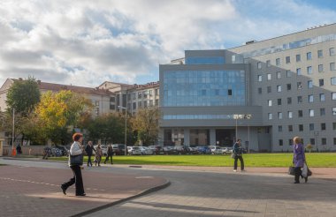 Minsk, Belarus. 15 Ekim 2023 Belarus Devlet Üniversitesi kampüsünün görüntüsü.