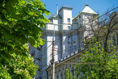 Baharda Kiev 'de Tereshchenkovskaya Caddesi' nin eski mimarisi