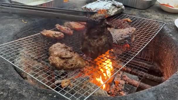 Hong Kong Cucina Carbone Stile Locale Barbecue Filo Griglia Costoletta — Video Stock