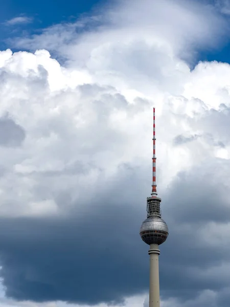 Berlín Alemania Julio 2023 Alexanderplatz Torre Televisión Sobre Hermoso Fondo —  Fotos de Stock