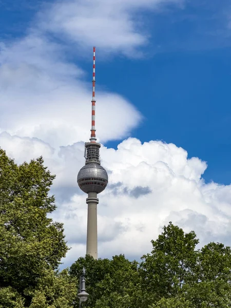 Berlin Germany July 2023 Alexanderplatz Tower Beautiful Blue Sky Background — Stock Photo, Image