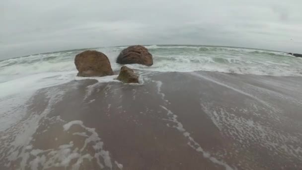 Mer Noire Vagues Avec Mousse Blanche Lors Roulis Tempête Sur — Video