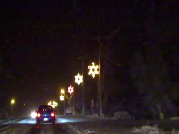 Car Drives Slowly Night Slippery Snowy Road Usa — Stock videók