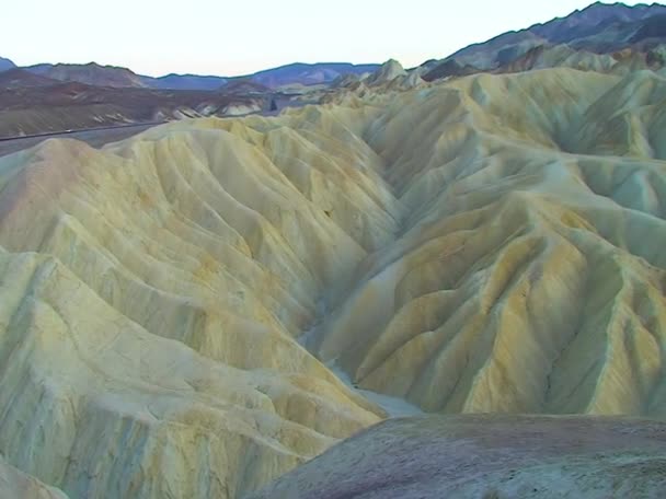 Badlands Uitzicht Vanaf Zabriskie Point Death Valley National Park Californië — Stockvideo