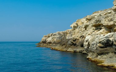Atlesh, Kırım 'daki sahil kireçtaşı kayalıkları, Tarkhankut