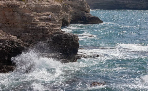 Alto Penhascos Costeiros Pedra Calcária Contra Pano Fundo Mar Negro — Fotografia de Stock