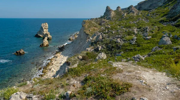 Vista Las Empinadas Orillas Rocas Agua Tracto Dzhangul Crimea Occidental — Foto de Stock