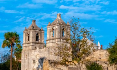 USA, TEXAS - NOVEMBER 25, 2011: tourist attraction, architecture, ancient building and church ruins in Mission San Jose, San Antonio, Texas clipart