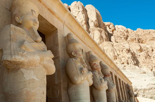 Egipto Luxor Marzo 2019 Sitio Arqueológico Templo Hapchesut Antiguas Estatuas — Foto de Stock