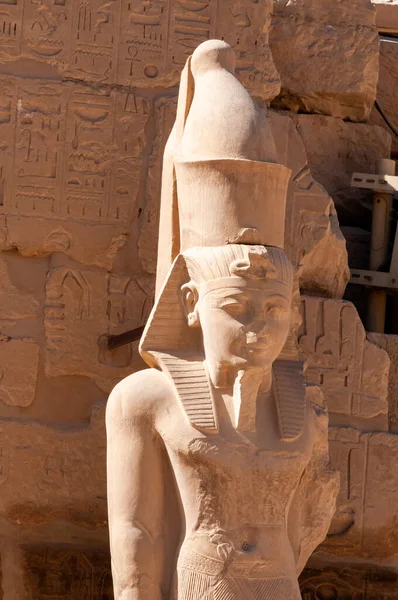 Egito Luxor Março 2019 Estátuas Arenito Antigo Templo Karnak Salão — Fotografia de Stock