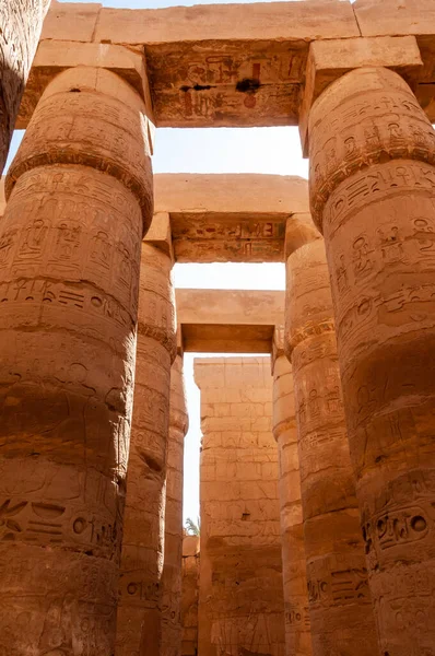 Egypt Luxor Mart 2019 Luxor Daki Karnak Tapınağındaki Duvarlarda Sütunlarda — Stok fotoğraf