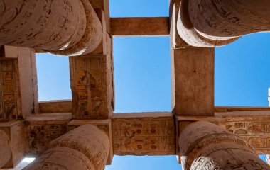 EGYPT, KARNAK - Mart 01, 2019: Karnak, Mısır 'daki antik bir tapınak kompleksinin kalıntıları