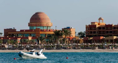 MARS ALAMA, EGYPT - 03 Mart 2019: Mars Alama, Mısır 'daki sahil ve otel kompleksine görüş