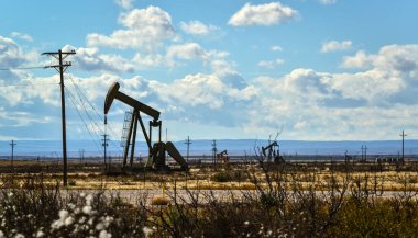 ABD, NEW MEXICO - 21 Kasım 2019: New Mexico, ABD 'de Çöl Petrol Üretimi
