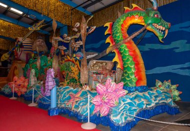 SHENANDOAH, ABD - 03 Aralık 2011: Amerika 'nın Virginia' daki geçit törenine katılan müzede büyük oyuncaklar