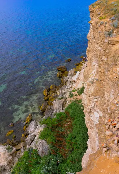 克里米亚东部坚不可摧的陡峭岩石海岸 — 图库照片