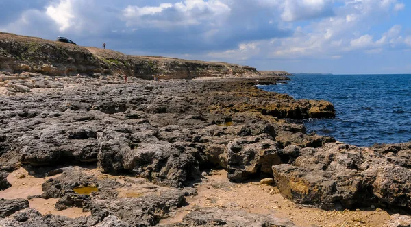 Flaches Felsiges Ufer Mit Vielen Lebensreichen Küstenpfützen Osten Der Krim — Stockfoto
