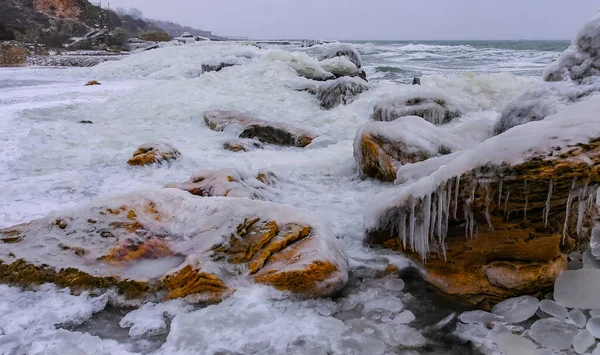Frozen Black Sea Ice Covered Frozen Coastal Rocks Piers Harsh — Stock Photo, Image