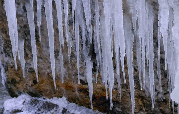 Icicles Rock Frozen Black Sea Duro Invierno 2011 —  Fotos de Stock
