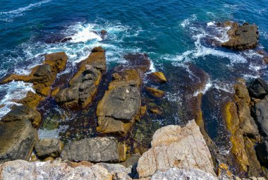 Yılan 'ın (Zmeinyi) Ukrayna' nın kuzeyindeki sahil kayalıkları