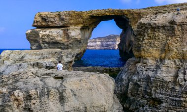 Gök Pencere, Malta 'nın Gozo adasındaki ünlü taş kemer.