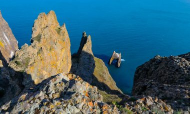 Kırım, Koktebel yakınlarındaki Karadağ Ulusal Parkı 'nda Golden Gate Rock. 