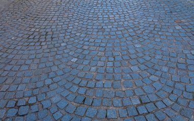 Doğal taşların radikal deseni, Fransa 'nın Nantes kentindeki parkta çekilmiş bir fotoğraf.