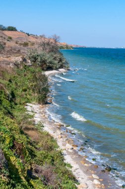 Doğal manzara, Ukrayna 'nın antik Olbia kentindeki Dinyeper-Böcek halklarının renkli kıyıları.