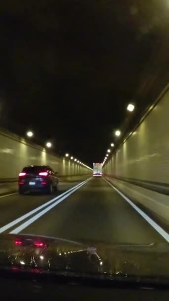 Samochód Podróżuje Przez Tunel Drogowy Wbudowany Górę Usa — Wideo stockowe